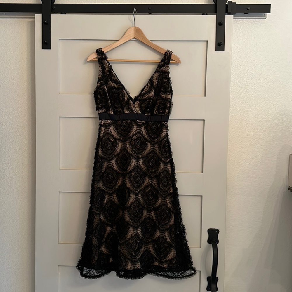 Tadashi Collection Black Lace V-neck Dress Size 6